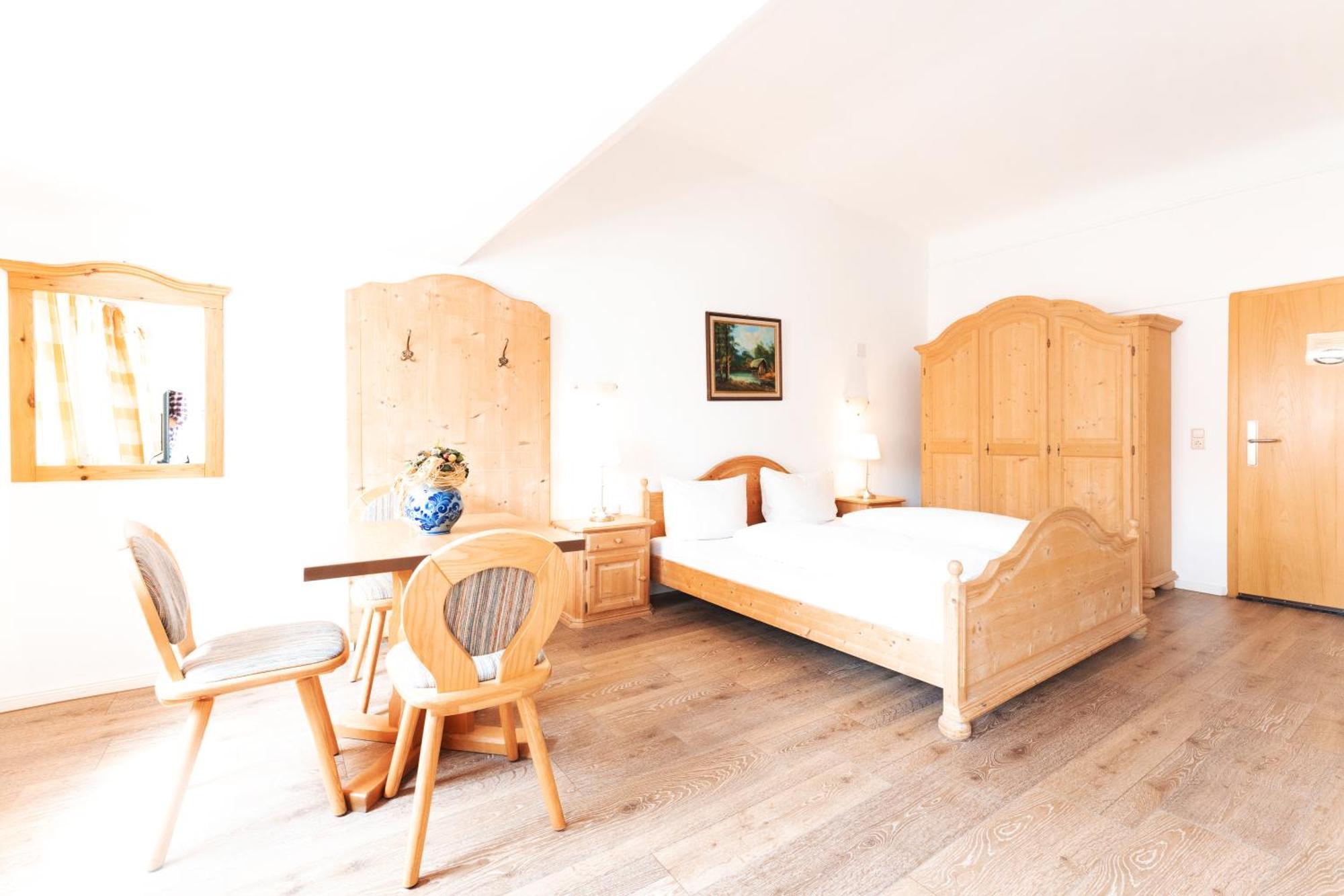 Hotel Garni "Zum Engel" Oberguenzburg Zewnętrze zdjęcie