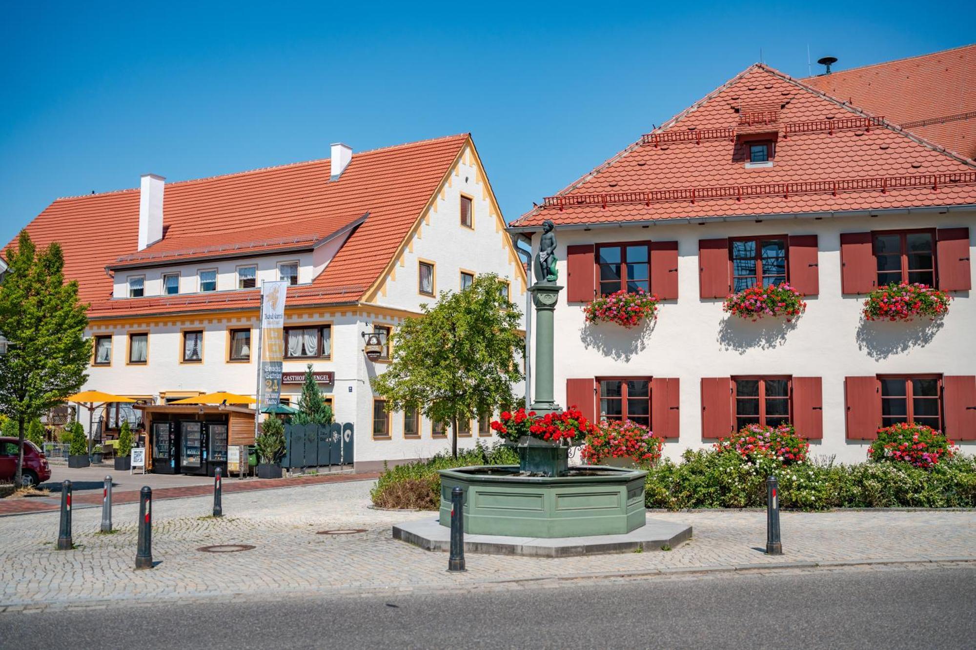 Hotel Garni "Zum Engel" Oberguenzburg Zewnętrze zdjęcie